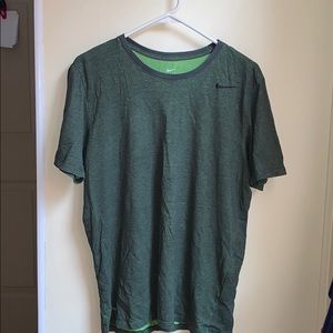 EUC men’s dri-fit short sleeve | nike